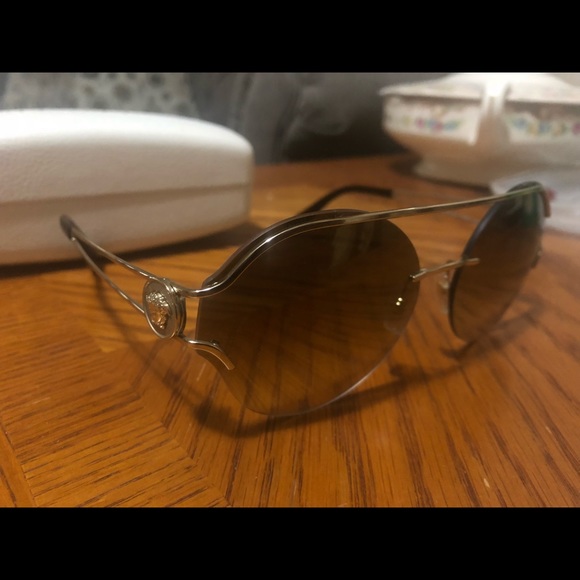 Versace sunglass Unisex  VE2184 - Picture 4 of 8